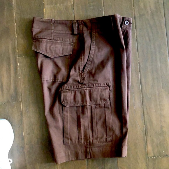 Banana Republic Bundle with 2 Cargo Shorts - Picture 3 of 11